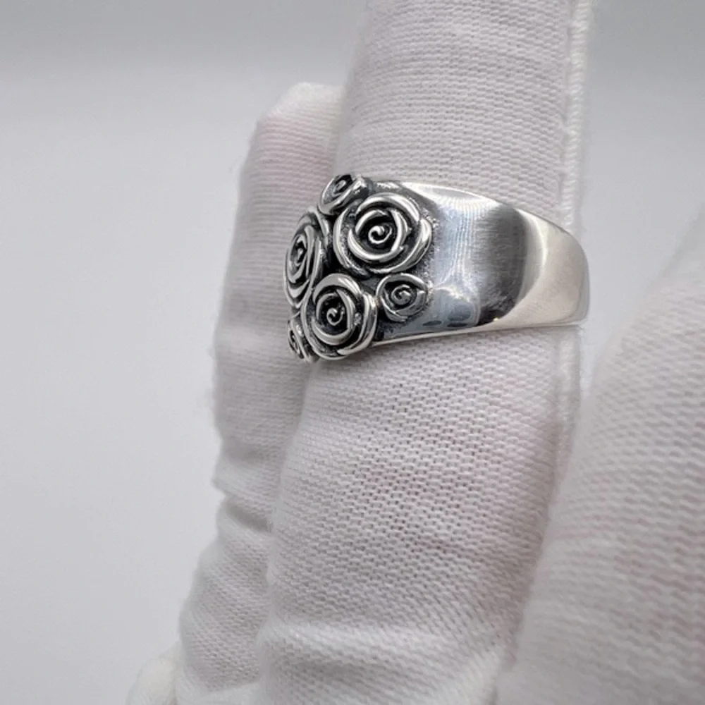 .925 Sterling Silver Roses Ring